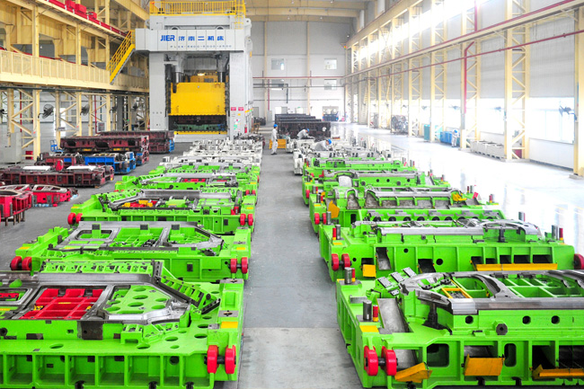 The manufacturing of automotive stamping molds requires forging, cutting, and heat treatment